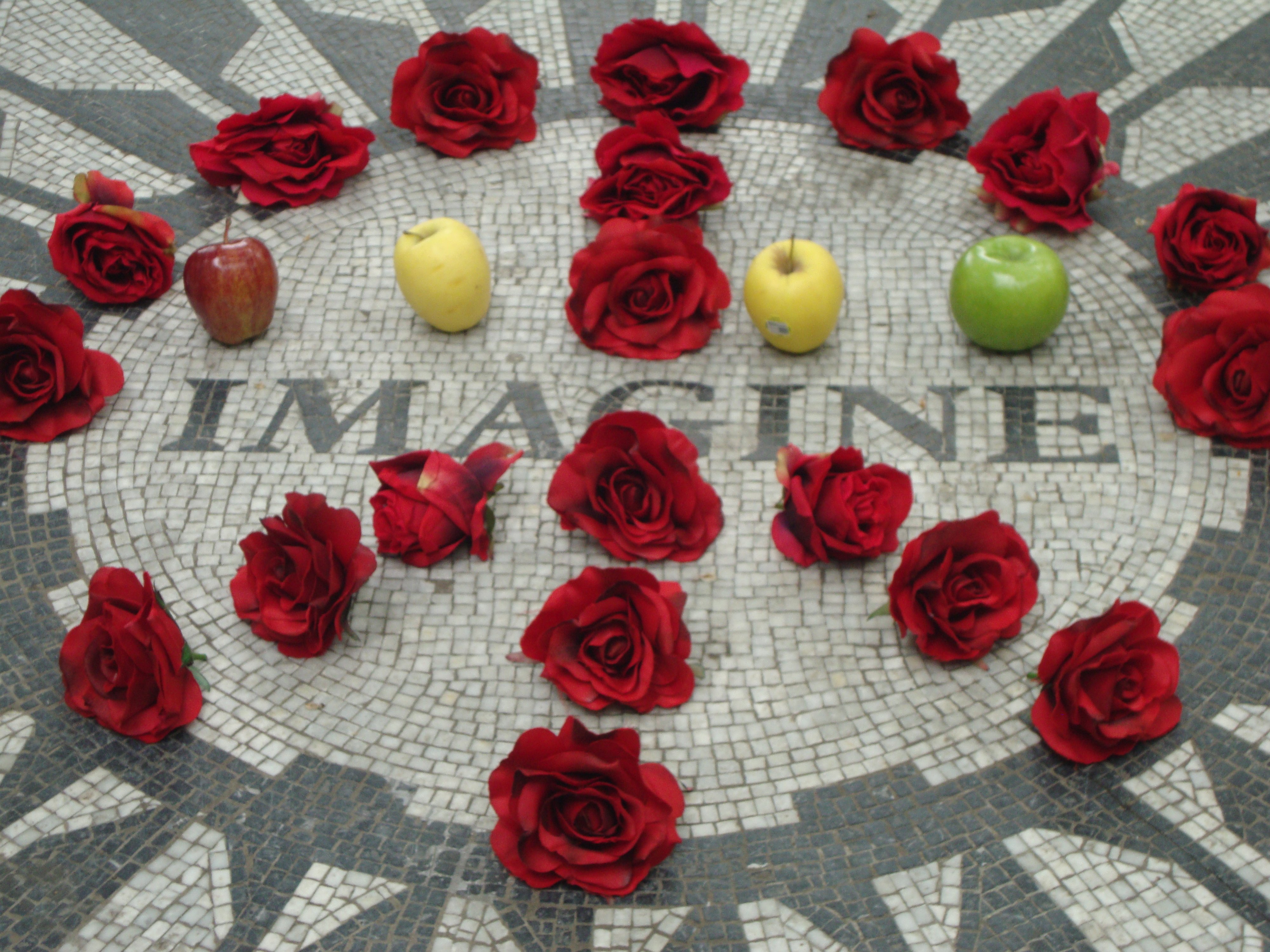Imagine photo of memorial to John Lenon, Central Park, New York